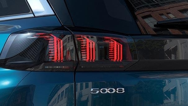 new-peugeot-5008-23-rbwvprm-1