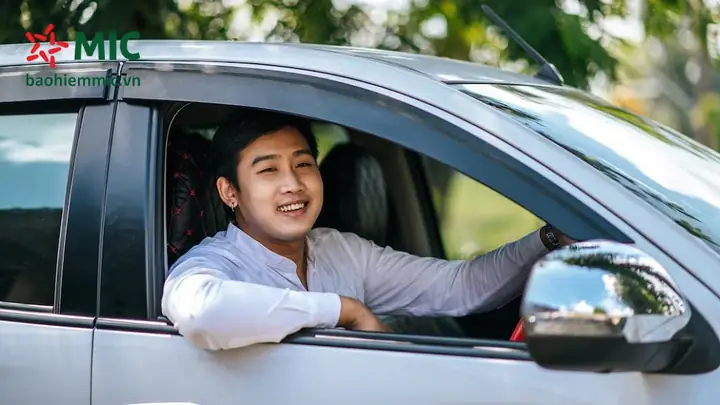 Bảo Hiểm Xe Ô Tô 4 Chỗ Bao Nhiêu Tiền? Bảng Giá Chi Tiết 2026
