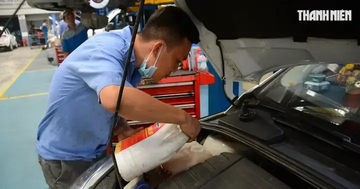 Hướng Dẫn Chi Tiết Cách Châm Nước Làm Mát Xe Ô Tô Đúng Chuẩn Từ A-z Hướng Dẫn Chi Tiết Cách Châm Nước Làm Mát Xe Ô Tô Đúng Chuẩn Từ A-z