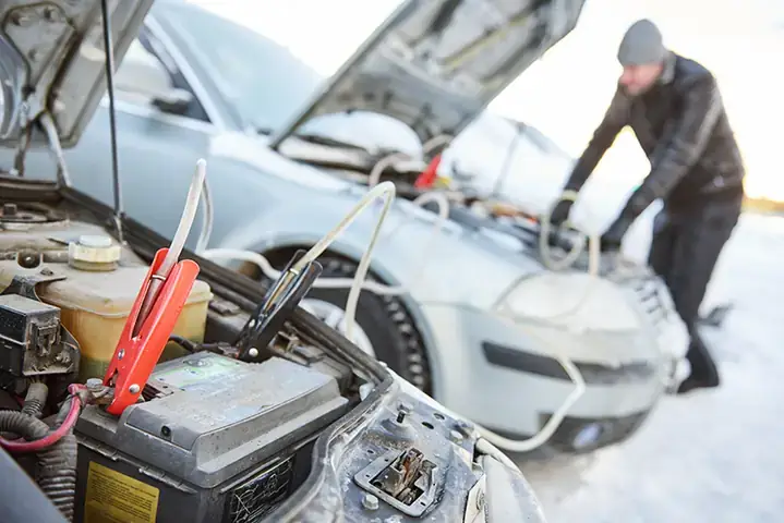 Cách Đề Xe Ô Tô Khi Hết Bình: Hướng Dẫn Chi Tiết Từ A Đến Z Cách Đề Xe Ô Tô Khi Hết Bình: Hướng Dẫn Chi Tiết Từ A Đến Z