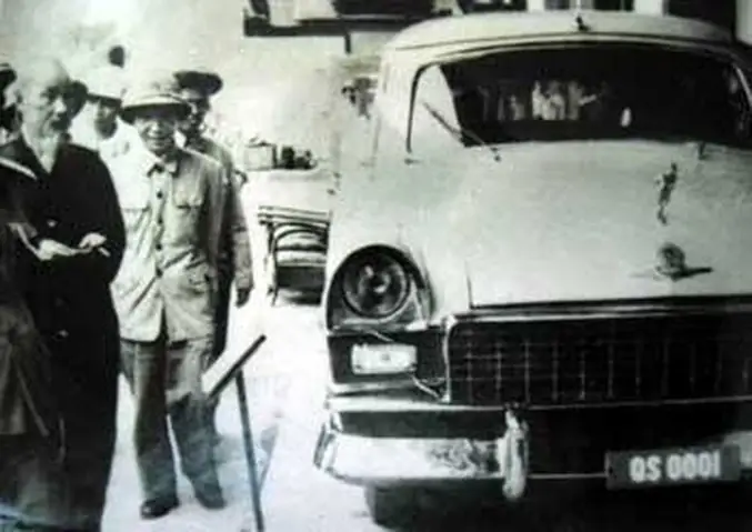 Chiếc Xe Ô Tô Đầu Tiên Ở Việt Nam