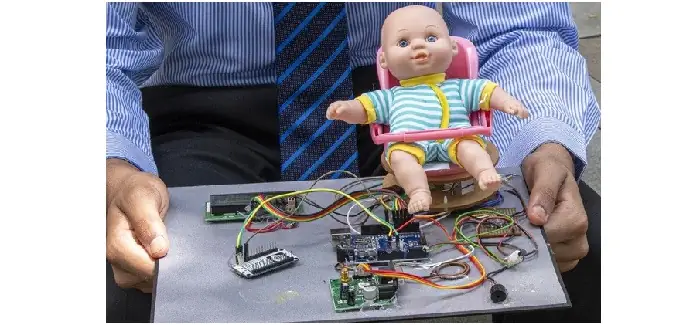 Để Quên Học Sinh Trên Xe Ô Tô