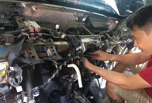 Kiểm Tra Xe Ô Tô Cũ Trước Khi Mua: Quy Trình Chi Tiết 10 Bước Chuẩn Chuyên Gia