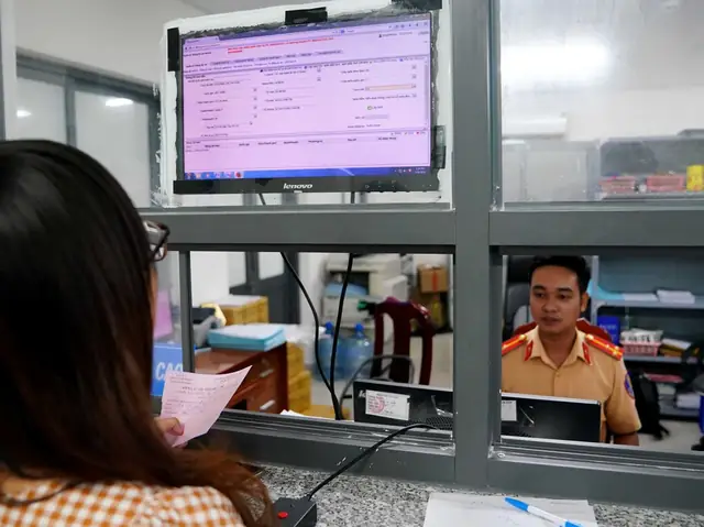 Dịch Vụ Sang Tên Xe Ô Tô Tại Tp.hcm: Hướng Dẫn Thủ Tục Toàn Diện