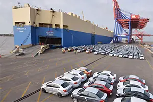 Giá Xe Ô Tô Nhập Khẩu: Phân Tích Chi Tiết Và So Sánh Với Xe Lắp Ráp