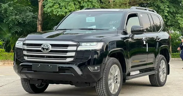 Giá Toyota Land Cruiser 2026: Đánh Giá Toàn Diện Và Phân Tích Giá Trị Thực Tế Giá Toyota Land Cruiser 2026: Đánh Giá Toàn Diện Và Phân Tích Giá Trị Thực Tế