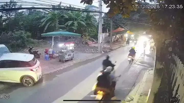 Kỹ Năng Thoát Hiểm Trên Xe Ô Tô: Hướng Dẫn Toàn Diện Cho Tài Xế Kỹ Năng Thoát Hiểm Trên Xe Ô Tô: Hướng Dẫn Toàn Diện Cho Tài Xế