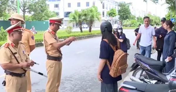Giao Ô Tô Cho Người Không Đủ Điều Kiện: Xử Phạt Ntn? (cập Nhật 2026) Giao Ô Tô Cho Người Không Đủ Điều Kiện: Xử Phạt Ntn? (cập Nhật 2026)