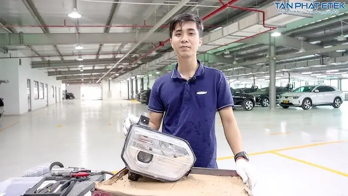 Hàn Nhựa Đèn Xe Ô Tô: Quy Trình Chi Tiết Và Lưu Ý Quan Trọng Hàn Nhựa Đèn Xe Ô Tô: Quy Trình Chi Tiết Và Lưu Ý Quan Trọng