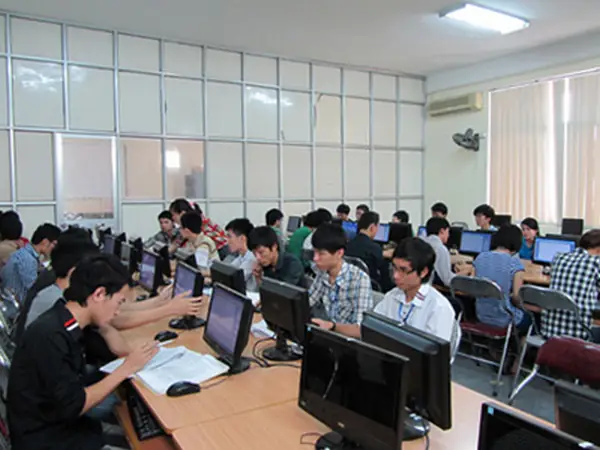 Học Lái Xe Ô Tô Tại Quận Thanh Xuân: Hướng Dẫn Toàn Diện Từ A Đến Z