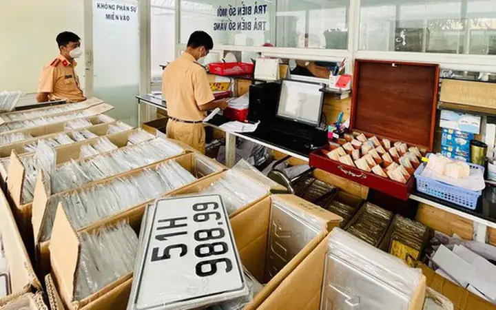 Hướng Dẫn Đấu Giá Biển Số Xe Ô Tô Số Đẹp: Từ A Đến Z Hướng Dẫn Đấu Giá Biển Số Xe Ô Tô Số Đẹp: Từ A Đến Z