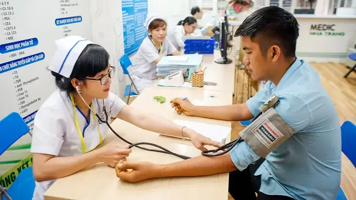 Lệ Phí Khám Sức Khỏe Lái Xe Ô Tô 2026: Từ A Đến Z Lệ Phí Khám Sức Khỏe Lái Xe Ô Tô 2026: Từ A Đến Z