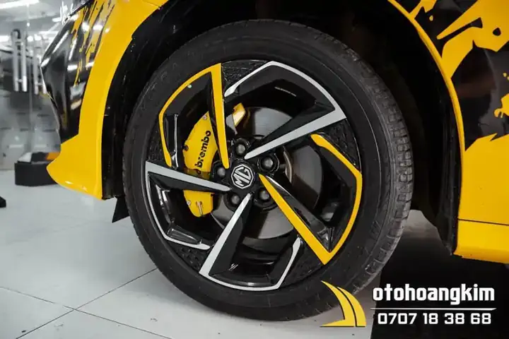 Dán Decal Mâm Xe Ô Tô: Hướng Dẫn Chi Tiết Từ A-z