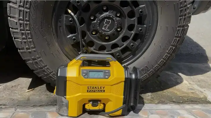Máy Hút Bụi Và Bơm Xe Ô Tô Đa Năng: Tổng Quan Và Đánh Giá Khách Quan Máy Hút Bụi Và Bơm Xe Ô Tô Đa Năng: Tổng Quan Và Đánh Giá Khách Quan