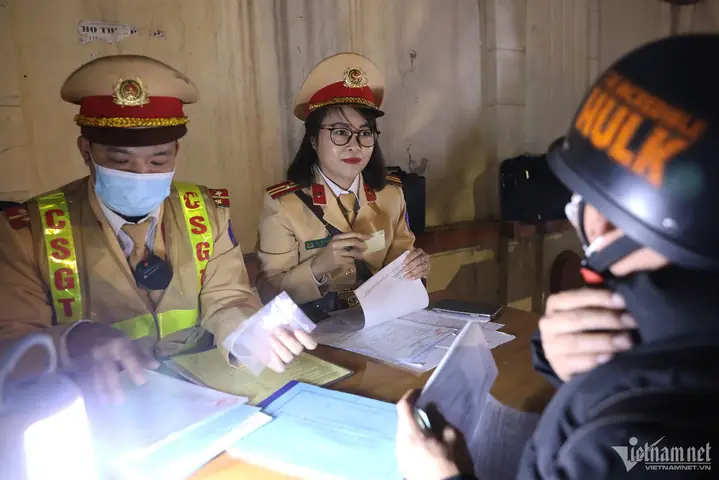 Quên Mang Giấy Tờ Xe Ô Tô Phạt Bao Nhiêu