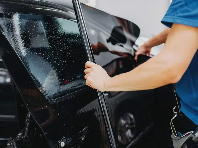 Tấm Cách Nhiệt Ô Tô: Đánh Giá Chi Tiết, Công Dụng Và Hướng Dẫn Lựa Chọn