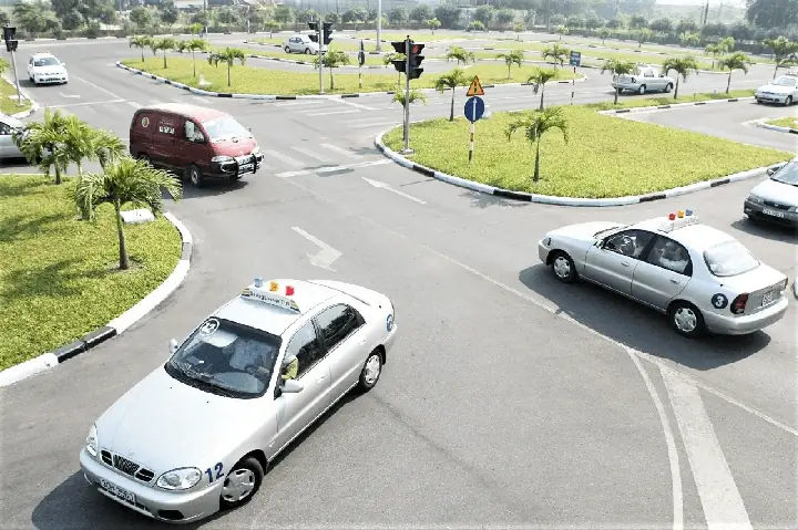 Thi Bằng Lái Xe Ô Tô B1 B2 Tại Hà Nội: Quy Trình, Chi Phí & Mẹo Thi Đỗ Thi Bằng Lái Xe Ô Tô B1 B2 Tại Hà Nội: Quy Trình, Chi Phí & Mẹo Thi Đỗ