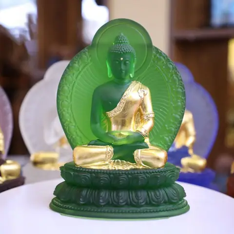 Tượng Phật Trong Xe Ô Tô: Ý Nghĩa, Cách Chọn Và Vị Trí Đặt Chuẩn Phong Thủy