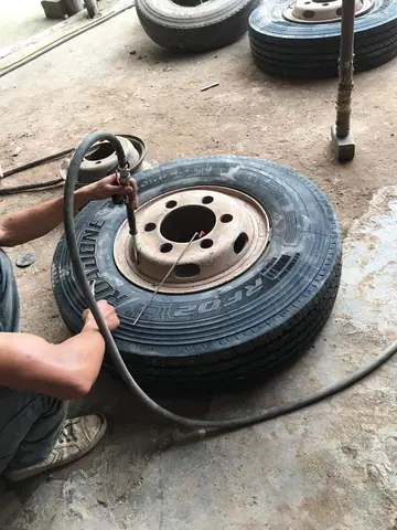 Vá Vỏ Xe Ô Tô Vá Vỏ Xe Ô Tô