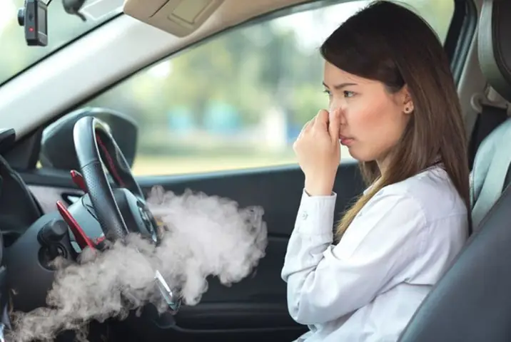 Xe Ô Tô Có Mùi Hôi: Nguyên Nhân & Cách Khắc Phục Hiệu Quả Xe Ô Tô Có Mùi Hôi: Nguyên Nhân & Cách Khắc Phục Hiệu Quả