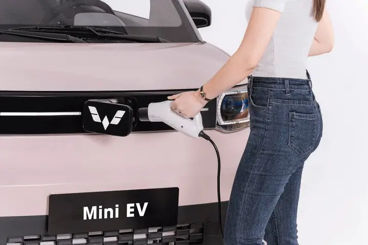 Xe Ô Tô Điện Sạc Như Thế Nào Đúng Cách Và An Toàn?