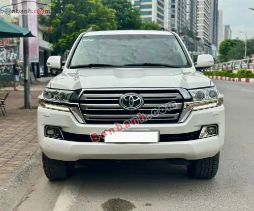 Toyota Land Cruiser V8: Suv Đa Năng Cho Mọi Địa Hình