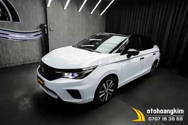 Decal Xe Ô Tô Màu Trắng: Bảng So Sánh Chi Tiết & Lựa Chọn Thông Minh