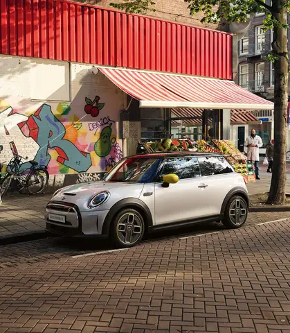 Đánh Giá Mini Cooper Electric 2025: Xe Điện Đô Thị Hoàn Hảo?