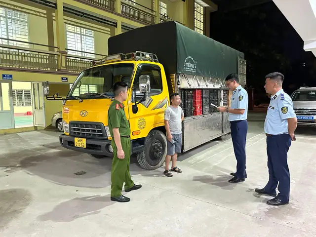 Đoàn Xe Ô Tô Vận Chuyển 145 Tấn Hàng Đoàn Xe Ô Tô Vận Chuyển 145 Tấn Hàng