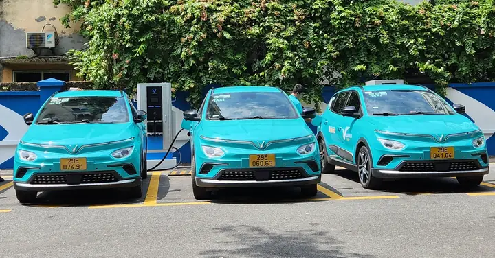 Bằng Lái Xe Số Tự Động: Quy Định Mới Và Ảnh Hưởng Đến Ô Tô Điện Bằng Lái Xe Số Tự Động: Quy Định Mới Và Ảnh Hưởng Đến Ô Tô Điện