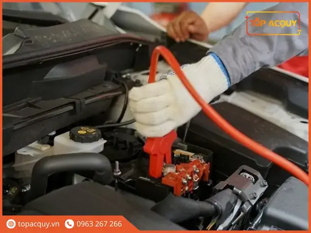 Bình Ắc Quy Khô Ô Tô: Hướng Dẫn Toàn Diện Từ Chọn Mua Đến Bảo Dưỡng Bình Ắc Quy Khô Ô Tô: Hướng Dẫn Toàn Diện Từ Chọn Mua Đến Bảo Dưỡng