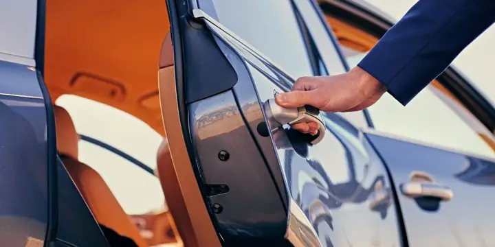 Cách Đóng Cửa Xe Ô Tô Đúng Kỹ Thuật Và An Toàn Tuyệt Đối