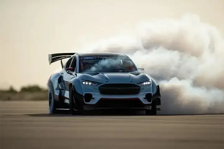 Cách Drift Xe Ô Tô: Kỹ Thuật Và Bí Quyết Thành Thạo Cách Drift Xe Ô Tô: Kỹ Thuật Và Bí Quyết Thành Thạo