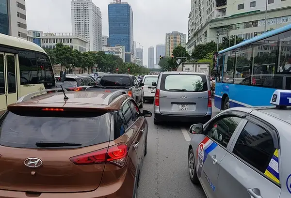 Hướng Dẫn Chi Tiết Cách Lái Xe Ô Tô Trong Thành Phố An Toàn Và Đúng Luật Hướng Dẫn Chi Tiết Cách Lái Xe Ô Tô Trong Thành Phố An Toàn Và Đúng Luật