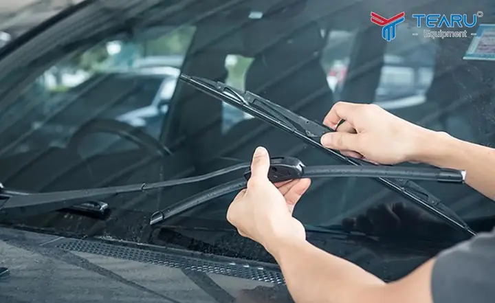 Hướng Dẫn Thay Thế Cần Gạt Nước Ô Tô Từ A-z