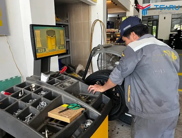 Cân Bằng Động Lốp Xe Ô Tô: Giá, Thời Điểm & Lưu Ý Quan Trọng
