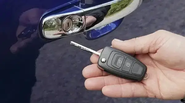 Chìa Khoá Xe Ô Tô Hết Pin: Cách Xử Lý Nhanh Và An Toàn Chìa Khoá Xe Ô Tô Hết Pin: Cách Xử Lý Nhanh Và An Toàn