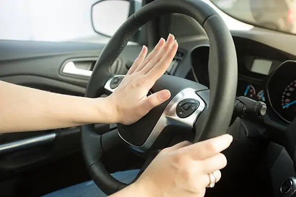 Còi Xe Ô Tô Nằm Ở Đâu: Hướng Dẫn Tìm Vị Trí Chính Xác Từ A-z Còi Xe Ô Tô Nằm Ở Đâu: Hướng Dẫn Tìm Vị Trí Chính Xác Từ A-z