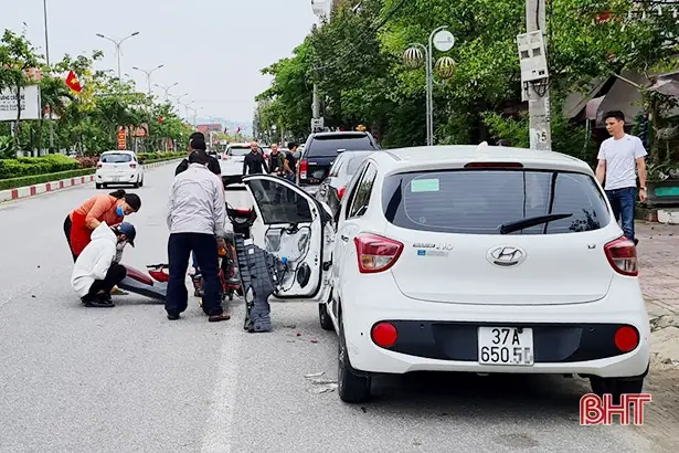 Cửa Xe Ô Tô Khó Mở Cửa Xe Ô Tô Khó Mở