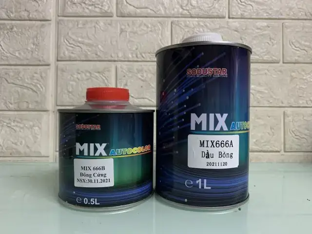 Dầu Bóng Sơn Xe Ô Tô: Hướng Dẫn Chi Tiết Từ A Đến Z Dầu Bóng Sơn Xe Ô Tô: Hướng Dẫn Chi Tiết Từ A Đến Z