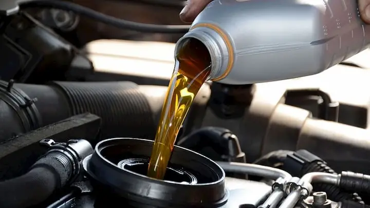 Dầu Nhớt Castrol Cho Ô Tô: Đánh Giá Chi Tiết, So Sánh & Lời Khuyên Chọn Loại Dầu Nhớt Castrol Cho Ô Tô: Đánh Giá Chi Tiết, So Sánh & Lời Khuyên Chọn Loại