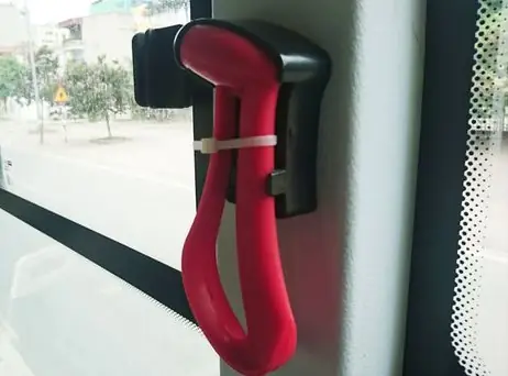 Dụng Cụ Thoát Hiểm Trên Xe Ô Tô: Bắt Buộc Và Hướng Dẫn Đầy Đủ Dụng Cụ Thoát Hiểm Trên Xe Ô Tô: Bắt Buộc Và Hướng Dẫn Đầy Đủ