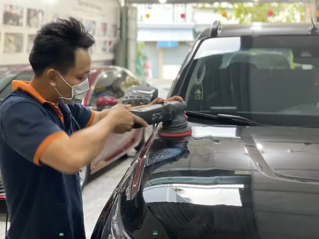Giá Đánh Bóng Xe Ô Tô Tại Tphcm: Bảng Giá Tham Khảo & Hướng Dẫn Chi Tiết 2026