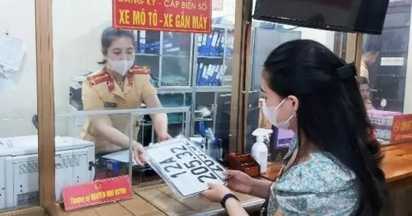 Hướng Dẫn Chi Tiết Cách Lắp Biển Số Trúng Đấu Giá Cho Xe Ô Tô Đã Có Biển