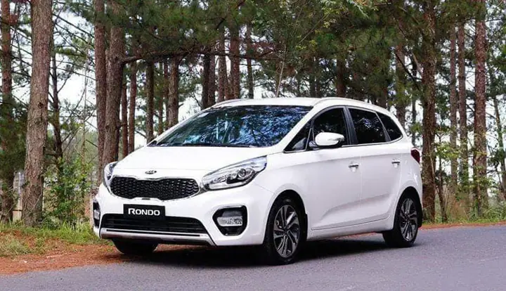Giá Xe Kia Rondo Mới Nhất: Cập Nhật Chi Tiết Từng Phiên Bản Giá Xe Kia Rondo Mới Nhất: Cập Nhật Chi Tiết Từng Phiên Bản