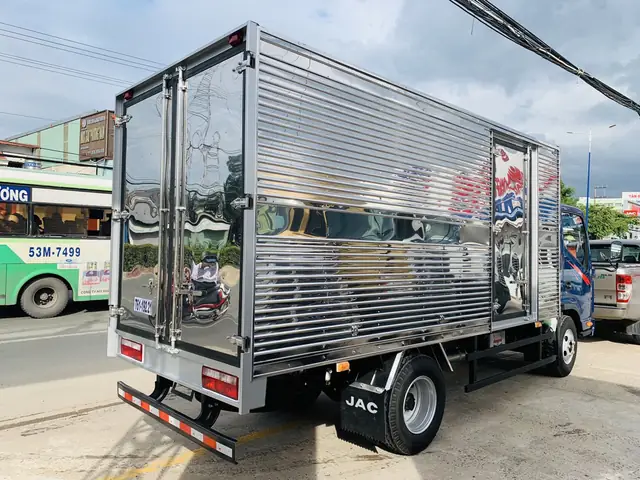 Bảng Giá Thùng Kín Xe Tải Chi Tiết Theo Từng Phân Khúc & Hướng Dẫn Lựa Chọn Thông Minh Bảng Giá Thùng Kín Xe Tải Chi Tiết Theo Từng Phân Khúc & Hướng Dẫn Lựa Chọn Thông Minh