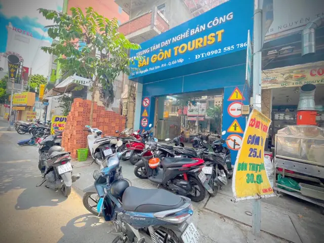 Nghề Giáo Viên Dạy Thực Hành Lái Xe Ô Tô: Yêu Cầu, Công Việc & Cơ Hội Nghề Nghiệp Nghề Giáo Viên Dạy Thực Hành Lái Xe Ô Tô: Yêu Cầu, Công Việc & Cơ Hội Nghề Nghiệp
