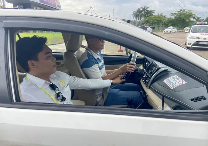 Học Lái Xe Ô Tô 4 Chỗ Học Lái Xe Ô Tô 4 Chỗ