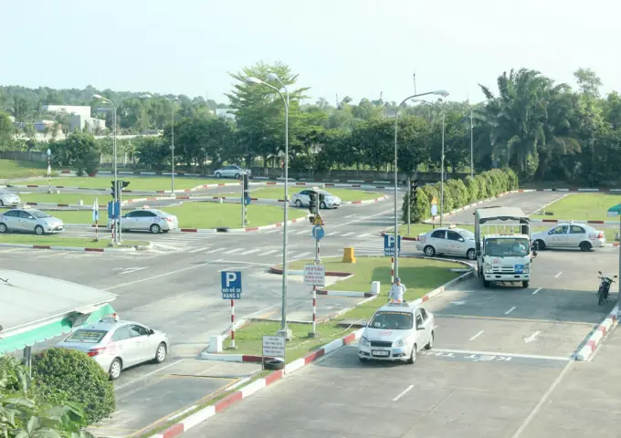 Học Lái Xe Ô Tô Hoàng Gia