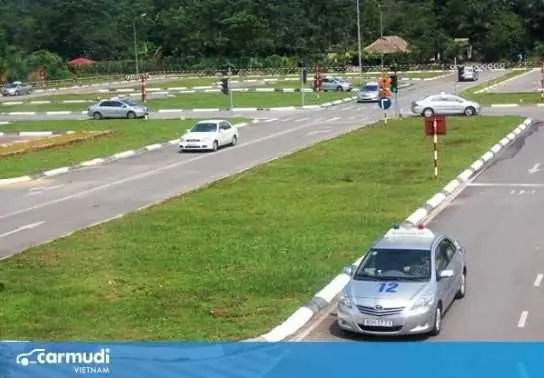 Học Phí Lái Xe Ô Tô Hạng C 2026: Chi Tiết Từng Khoản Và Mẹo Tiết Kiệm Học Phí Lái Xe Ô Tô Hạng C 2026: Chi Tiết Từng Khoản Và Mẹo Tiết Kiệm